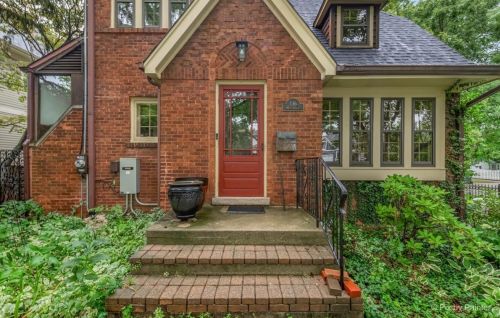 336 May Ave, Glendale Heights, IL 60137-5222