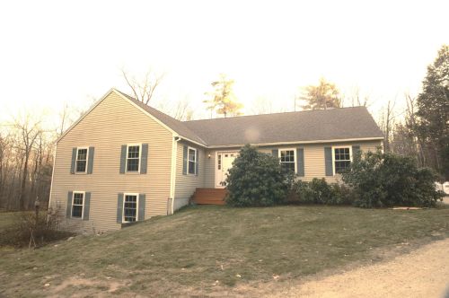 105 Pheasant Dr, Wakefield, NH 03887-6310