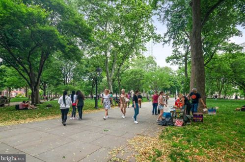 637 Lombard St, Philadelphia PA  19147-1416 exterior