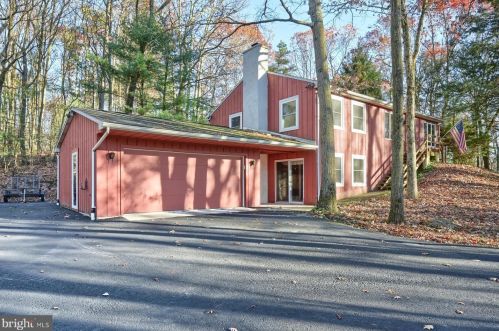 130 Huckleberry Ln, Harrisburg, PA 17112-9668
