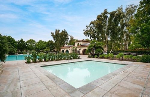 72 Salton, Irvine CA  92602-2425 exterior