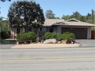 924 Santa Margarita Dr, Fallbrook, CA 92028-1660