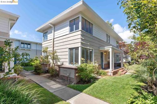 2421 Russell St, Berkeley, CA 94705-2019