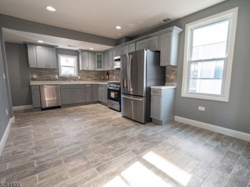 16 Hampton St, Fredon, NJ 07860-2227
