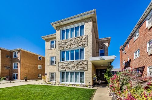 1140 Arnold Ct, Des Plaines, IL 60016-9702
