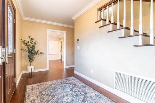 2010 Buckingham Pl, Glendale CA  91206-1401 exterior