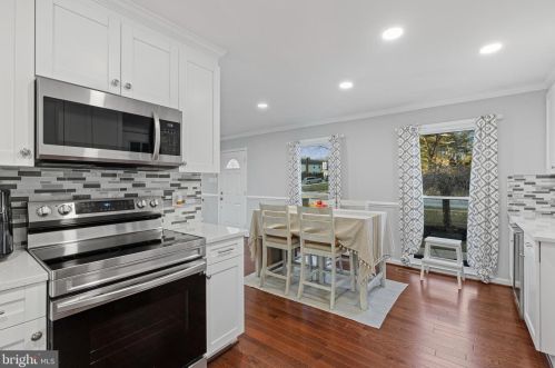 5002 Ten Mills Rd, Columbia MD  21044-1539 exterior