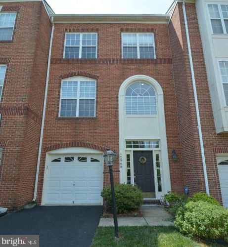 12949 Wood Crescent Cir, Herndon, VA 20171-2809