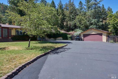 298 Valley View Rd, Ukiah, CA 95482-6846