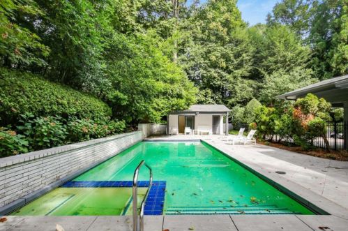 321 Frst Vly Ct, Atlanta GA  30342-2353 exterior