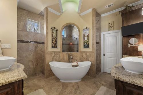 7662 Ben Day Murrin Rd, Fort Worth TX  76126-9384 exterior
