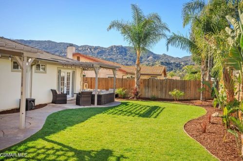 1871 Edgewood Dr, Simi Valley, CA 93063-4316