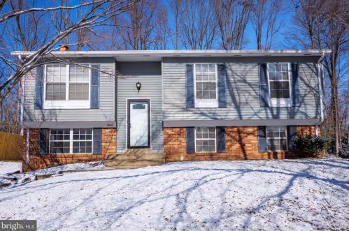 5606 Shannon Ct, Woodbridge, VA 22193-3511