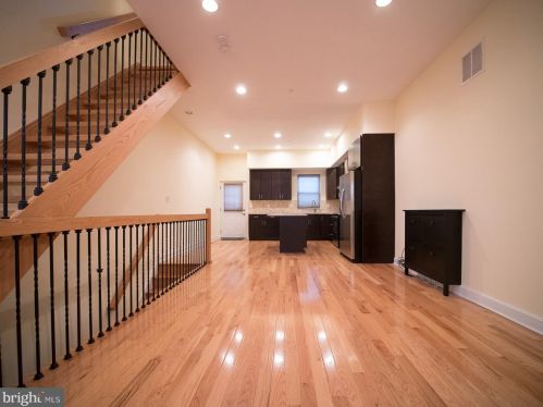 2305 Carpenter St, Philadelphia PA  19146-2519 exterior
