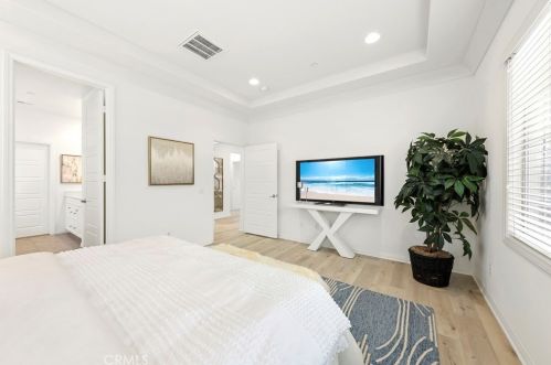 132 Desert Bloom, Irvine CA  92618-8871 exterior