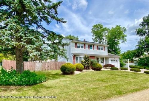 39 Onondaga St, Old Bridge, NJ 08857-1886