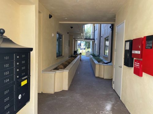 361 Myrtle St, Glendale CA  91203-2207 exterior