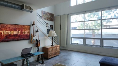 709 Poinsettia St, Santa Ana, CA 92701-3940