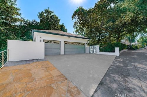 2956 Graceland Way, Glendale, CA 91206-1331