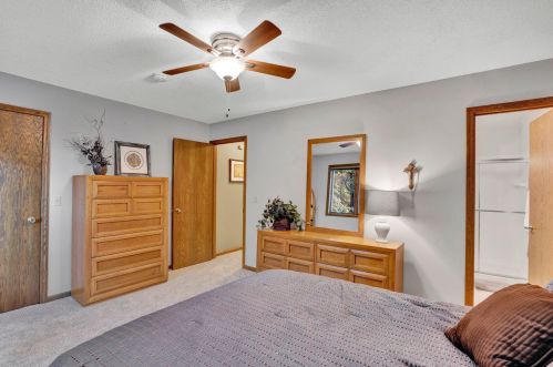 3735 Greensboro Dr, Saint Paul MN  55123-2242 exterior