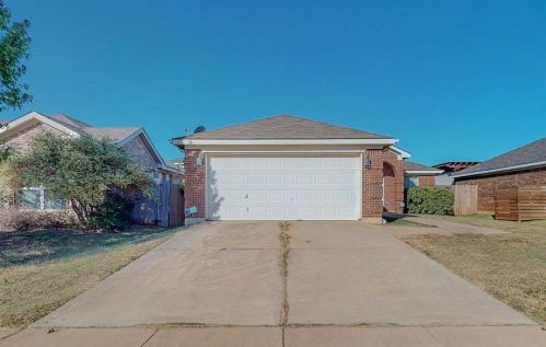 7508 Fallen Trl, Fort Worth TX  76123-2879 exterior