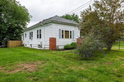 112 Riverside Ave, Warwick, RI 02889-5226