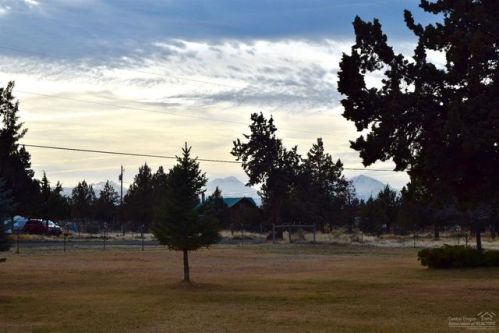 6006 Cougar Rd, Terrebonne, OR 97760-9041