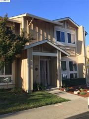 128 Park Ln, Richmond, CA 94803-1222