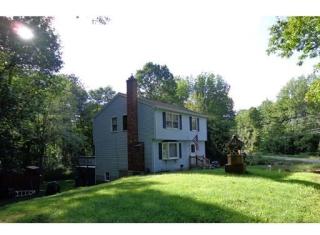 62 Main St, Sandown, NH 03873-2606