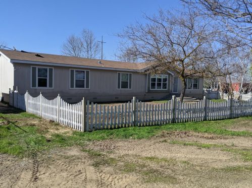 12371 Harney Ln, Lodi, CA 95240-9375