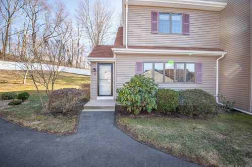 52 Mallard Ct, Windsor Locks CT  06096-1312 exterior