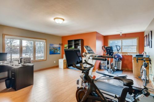 1580 Blackhawk Lake Dr, Saint Paul MN  55122-1245 exterior