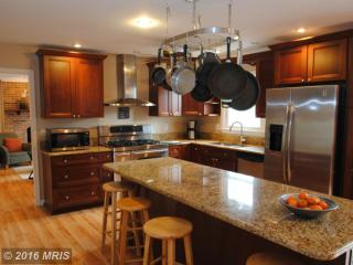 4092 Camelot Ct, Dumfries VA  22025-1741 exterior