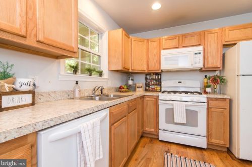 107 Featherbed Ln, Harpers Ferry WV 25425-4982 exterior