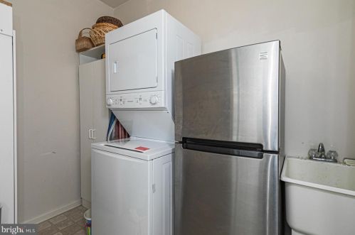 124 Copperfield Dr, Trenton NJ  08648-2583 exterior