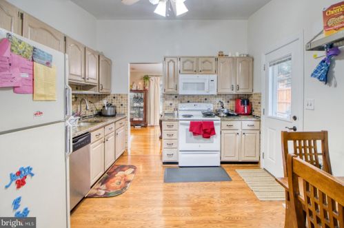 1008 Robroy Dr, Silver Spring MD exterior