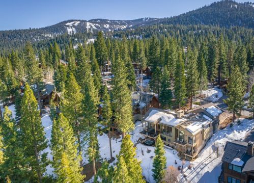 1721 Grouse Rdg, Truckee CA  96161-4033 exterior