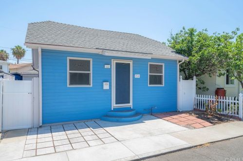 716 Pacific Ln, Torrance, CA 90501-2138