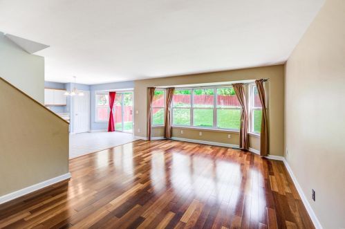 1039 Fenton Park Dr, Fenton, MO 63026-7613