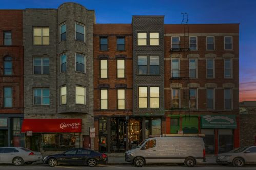 1119 Grand Ave, Chicago IL  60642-5805 exterior