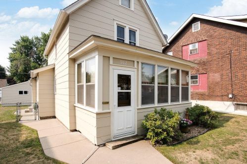 962 Cook Ave, Saint Paul MN  55106-3235 exterior