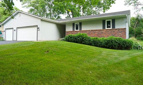 3831 Abbotsford Rd, Rockford, IL 61107-3670