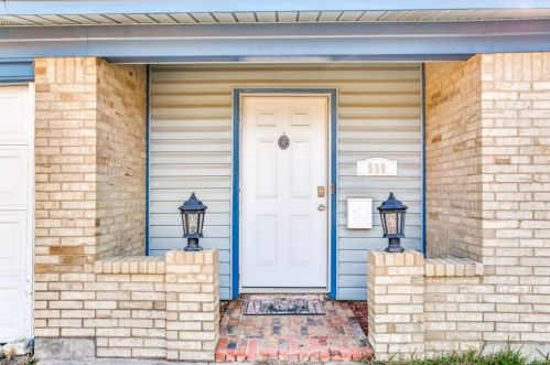 509 Russell Rd, Fort Worth, TX 76140-4328