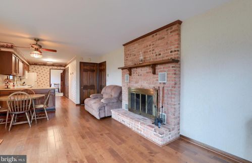 154 Amsterdam Rd, Lancaster PA  17603-9719 exterior