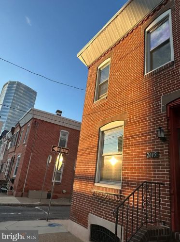 2615 Bainbridge St, Philadelphia, PA 19146-1016