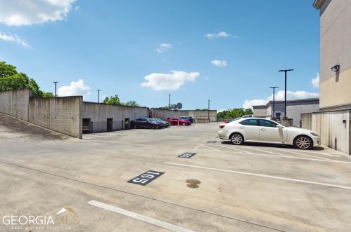 870 Mayson Turner Rd, Atlanta GA  30314-3427 exterior