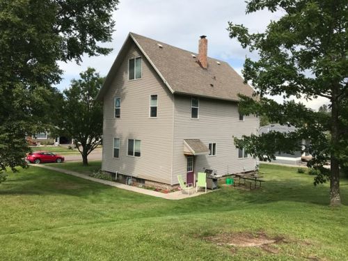 842 3rd St, Duluth, MN 55805-2111
