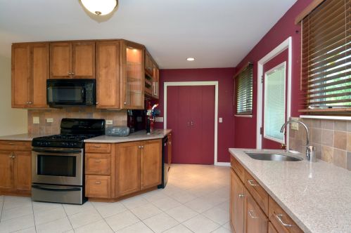 1520 Fernandez Pl, Arlington Hts IL  60004-3778 exterior