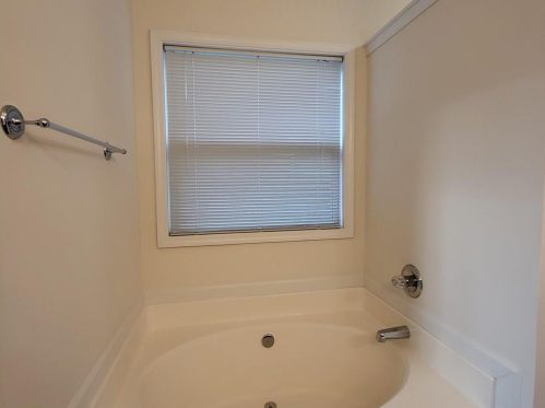 1923 Executive Dr, Duluth GA  30096-8924 exterior