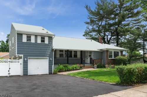 4 Briar Hills Cir, Springfield, NJ 07081-3405
